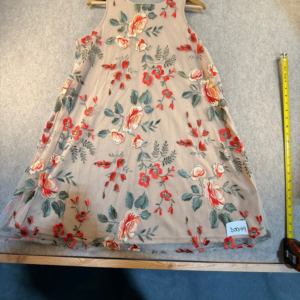 Beige by ECI Floral Embroidered Mesh Overlay Sleeveless Shift‎ Dress Tan Red M